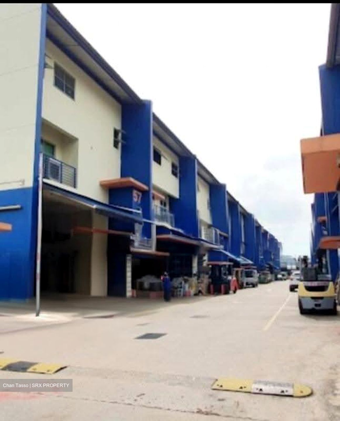 Woodlands Industrial Park E2 (D27), Factory #628720011